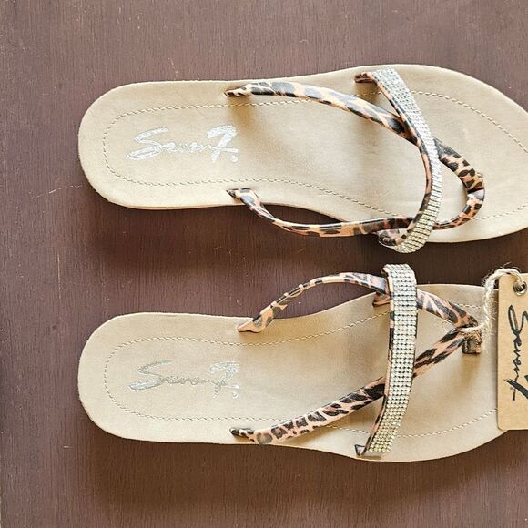 SEVEN7 Women's New In Bag Cheetah Rhinestone Faux Leather Thong/Sandal - Picture 8 of 16